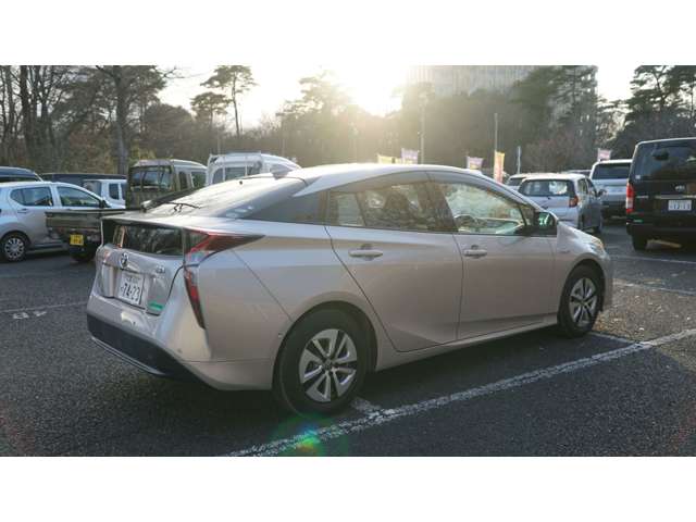 トヨタ プリウス １．８ Ａ H29年 (関東) 99