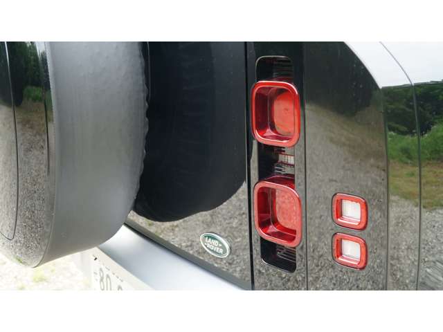 ランドローバー ディフェンダー １１０ ２．０Ｌ Ｐ３００ ４ＷＤ R4年 (関東) 99