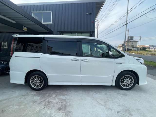 トヨタ ノア １．８ ハイブリッド ＳＩ ＷＸＢＩＩ R1年 (関東) 99