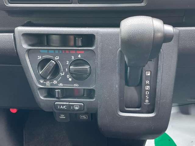 ダイハツ ハイゼットカーゴ ６６０ クルーズターボ ４ＷＤ R6年 (関東) 99