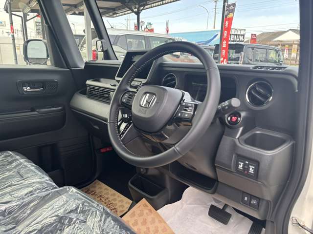 ホンダ Ｎ　ＢＯＸ カスタム ６６０ ターボ コーディネートスタイル モノトーン R8年 (関東) 99