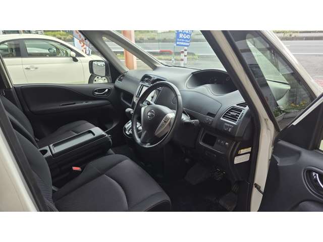 日産 セレナ ２．０ ハイウェイスター Ｖセレクション H24年 (関東) 99