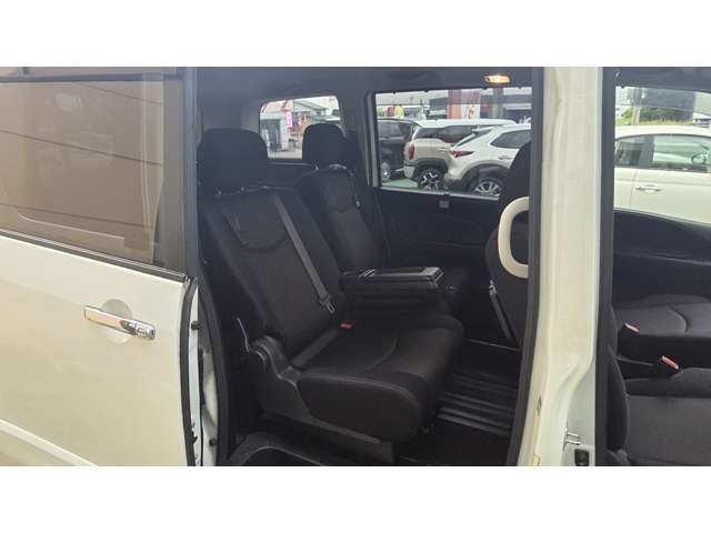 日産 セレナ ２．０ ハイウェイスター Ｓ－ＨＹＢＲＩＤ H25年 (関東) 99