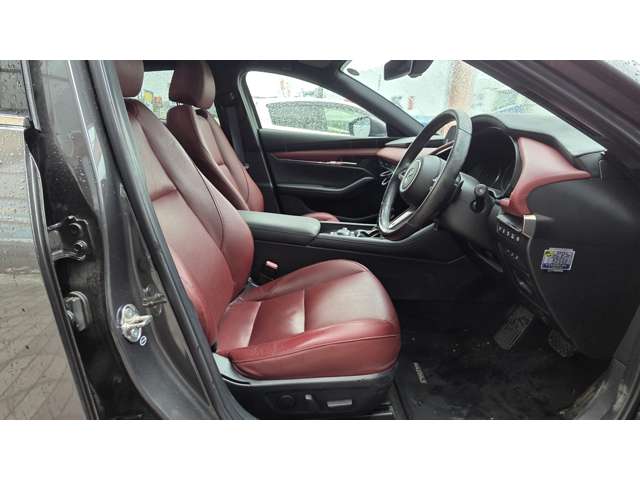 マツダ ＭＡＺＤＡ３　ファストバック ２．０ ２０Ｓ バーガンディ セレクション R1年 (関東) 99