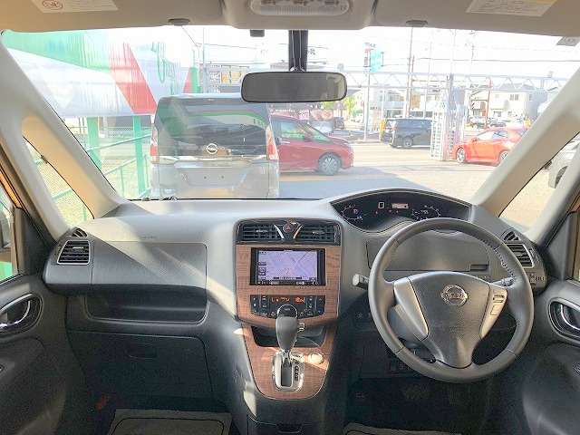 日産 セレナ ２．０ ハイウェイスター Ｓ－ＨＹＢＲＩＤ Ｖエアロモード H25年 (関東) 99