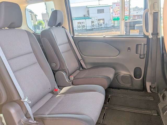 日産 セレナ １．２ Ｅ－ＰＯＷＥＲ ＸＶ R4年 (関東) 99