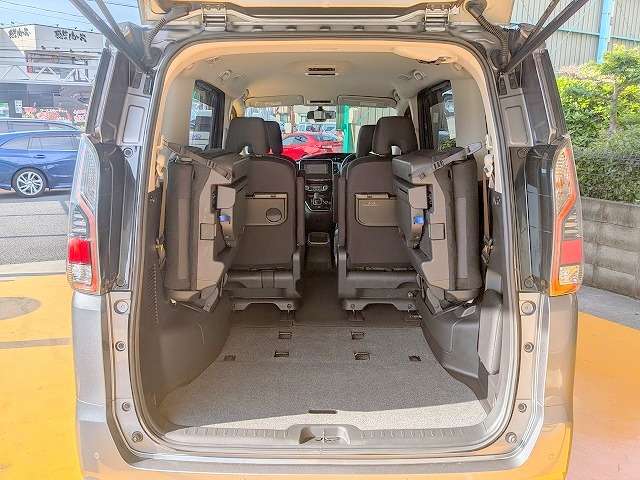 日産 セレナ １．２ Ｅ－ＰＯＷＥＲ ＸＶ R4年 (関東) 99