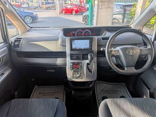 トヨタ ヴォクシー ２．０ ＺＳ 煌ＩＩ H24年 (関東) 99