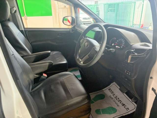 トヨタ ヴォクシー ２．０ Ｘ H30年 (関東) 99