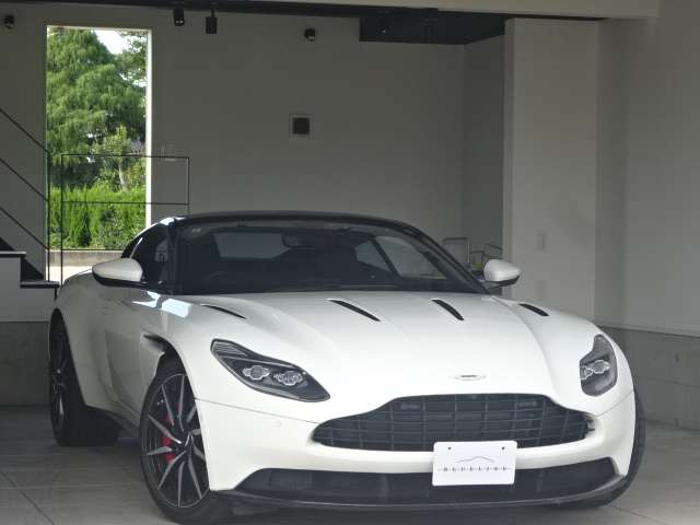 アストンマーティン ＤＢ１１ ５．２ H29年 (甲信越・北陸) 99