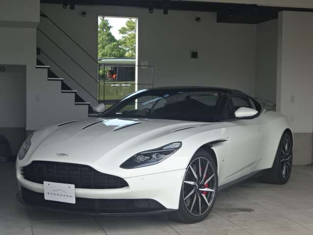 アストンマーティン ＤＢ１１ ５．２ H29年 (甲信越・北陸) 99