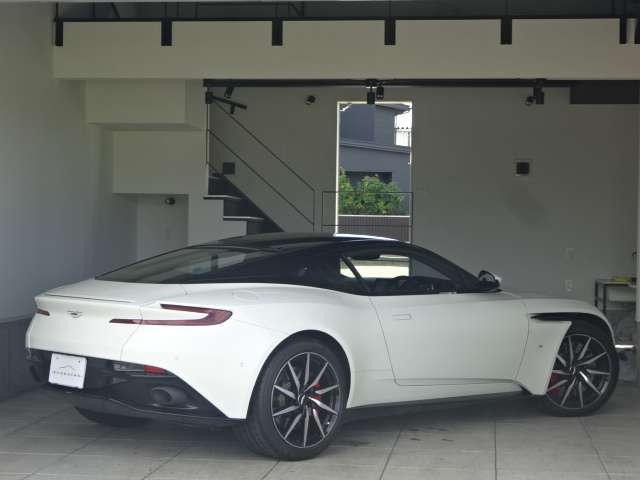 アストンマーティン ＤＢ１１ ５．２ H29年 (甲信越・北陸) 99