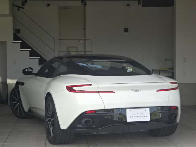アストンマーティン ＤＢ１１ ５．２ H29年 (甲信越・北陸) 99