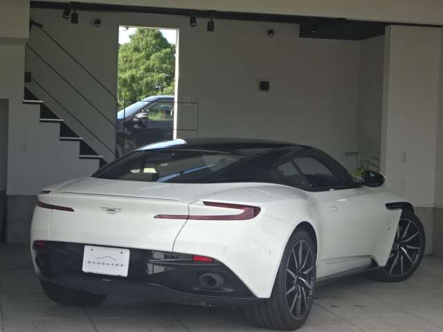 アストンマーティン ＤＢ１１ ５．２ H29年 (甲信越・北陸) 99