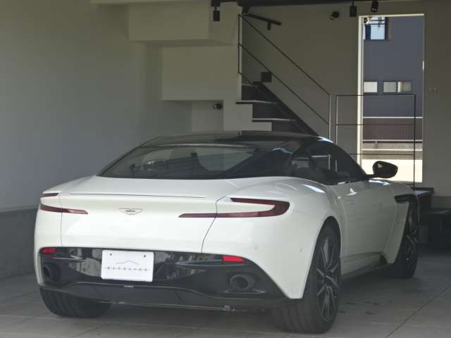 アストンマーティン ＤＢ１１ ５．２ H29年 (甲信越・北陸) 99