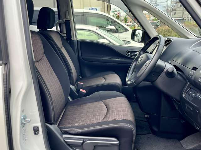日産 セレナ ２．０ ハイウェイスター Ｖセレクション＋ＳＡＦＥＴＹＩＩ Ｓ－ＨＹＢＲＩＤ H28年 (近畿) 99