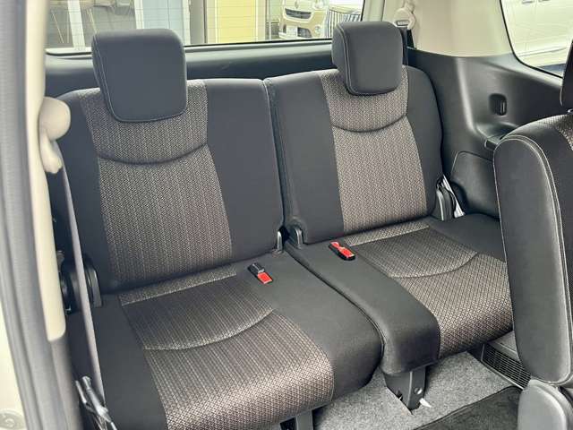 日産 セレナ ２．０ ハイウェイスター Ｖセレクション＋ＳＡＦＥＴＹＩＩ Ｓ－ＨＹＢＲＩＤ H28年 (近畿) 99