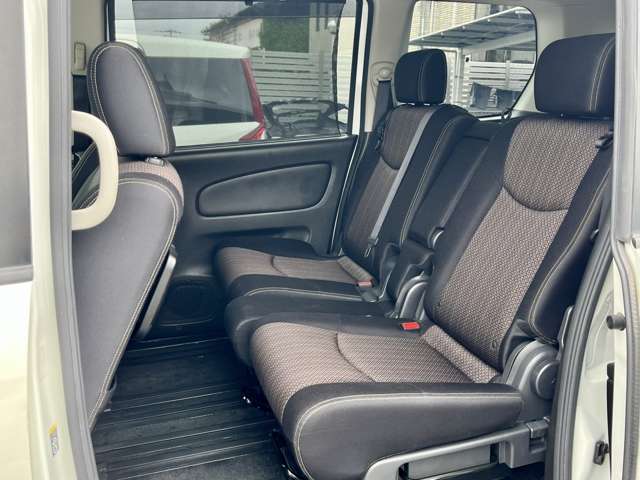 日産 セレナ ２．０ ハイウェイスター Ｖセレクション＋ＳＡＦＥＴＹＩＩ Ｓ－ＨＹＢＲＩＤ H28年 (近畿) 99