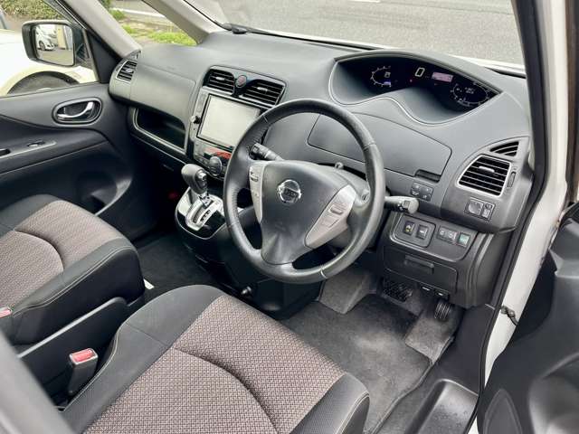 日産 セレナ ２．０ ハイウェイスター Ｖセレクション＋ＳＡＦＥＴＹＩＩ Ｓ－ＨＹＢＲＩＤ H28年 (近畿) 99