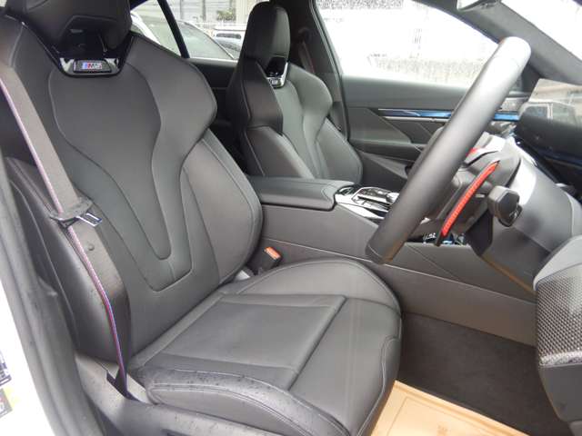 ＢＭＷ Ｍ５ ４．４ ４ＷＤ R7年 () 99