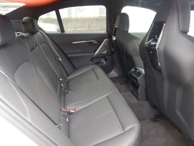 ＢＭＷ Ｍ５ ４．４ ４ＷＤ R7年 () 99