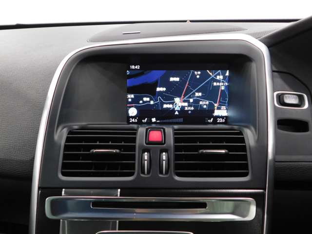 ボルボ ＸＣ６０ Ｔ６ ＡＷＤ Ｒデザイン ４ＷＤ H27年 (近畿) 99