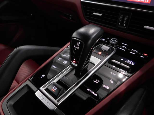 ポルシェ カイエン ３．０ ティプトロニックＳ ４ＷＤ H30年 (近畿) 99