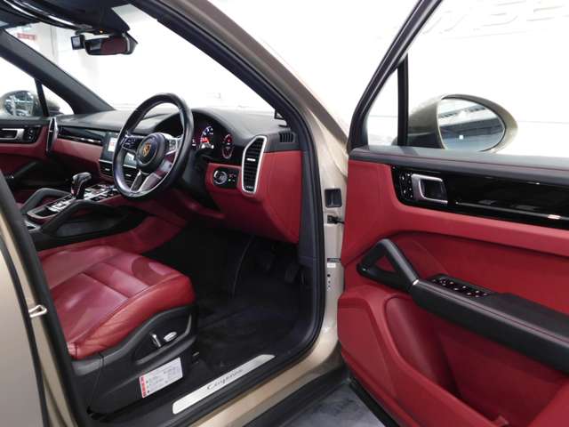 ポルシェ カイエン ３．０ ティプトロニックＳ ４ＷＤ H30年 (近畿) 99