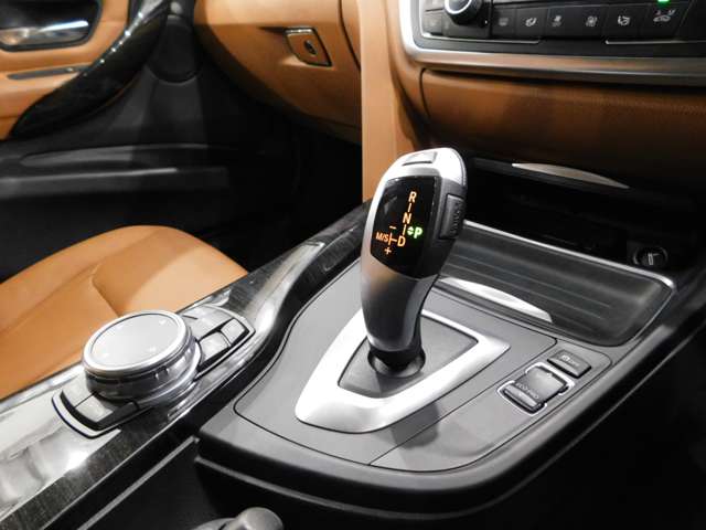 ＢＭＷ ３シリーズ ３２０ｄ　ラグジュアリー H27年 (近畿) 99