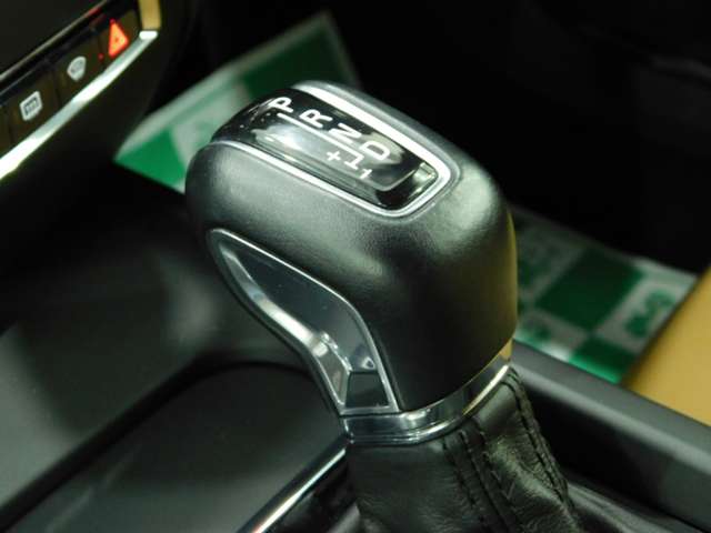 ボルボ Ｖ６０ Ｔ５　モメンタム R1年 (近畿) 99