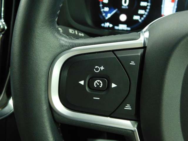 ボルボ Ｖ６０ Ｔ５　モメンタム R1年 (近畿) 99