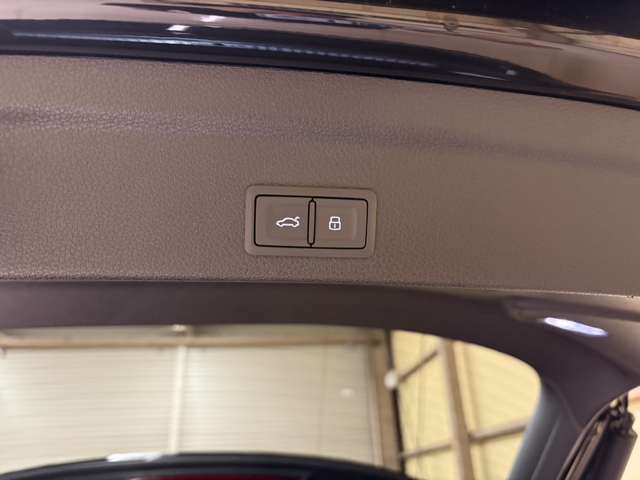 アウディ ＲＳ　Ｑ３　スポーツバック ２．５ ４ＷＤ R3年 () 99