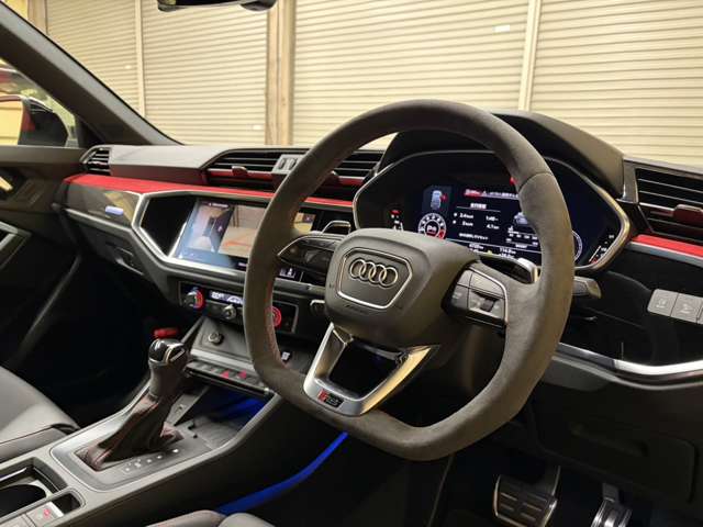 アウディ ＲＳ　Ｑ３　スポーツバック ２．５ ４ＷＤ R3年 () 99