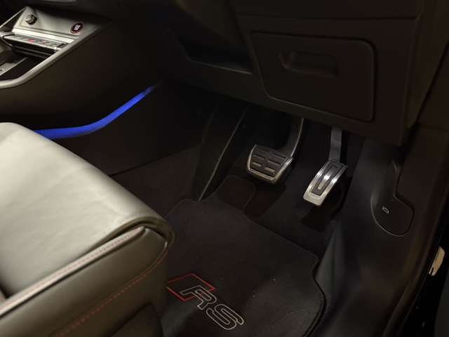 アウディ ＲＳ　Ｑ３　スポーツバック ２．５ ４ＷＤ R3年 () 99
