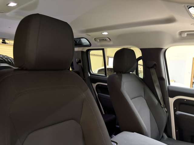 ランドローバー ディフェンダー １１０ Ｓ ２．０Ｌ Ｐ３００ ４ＷＤ R5年 (近畿) 99