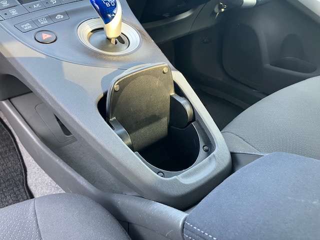トヨタ プリウス １．８ Ｓ ＬＥＤエディション H23年 (近畿) 99
