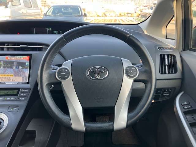 トヨタ プリウス １．８ Ｓ ＬＥＤエディション H23年 (近畿) 99