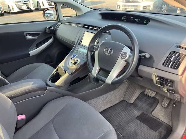 トヨタ プリウス １．８ Ｓ ＬＥＤエディション H23年 (近畿) 99