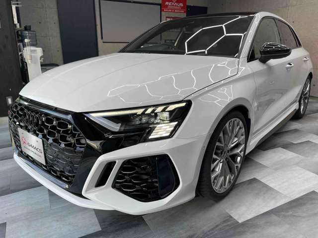 アウディ ＲＳ３　スポーツバック ２．５ ４ＷＤ R6年 (近畿) 99