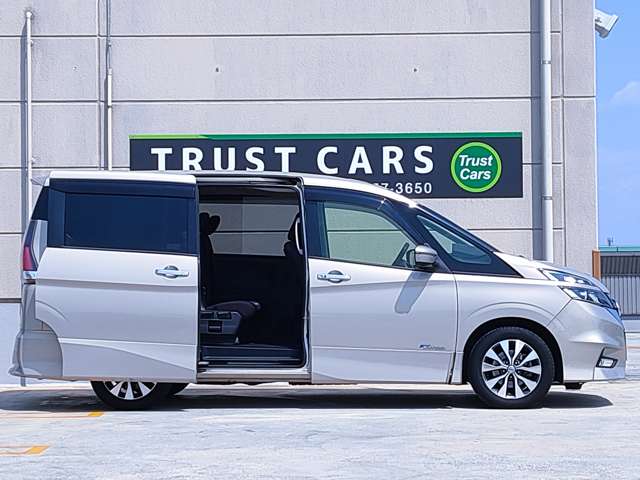 日産 セレナ ２．０ ハイウェイスター Ｖセレクション H29年 (近畿) 99