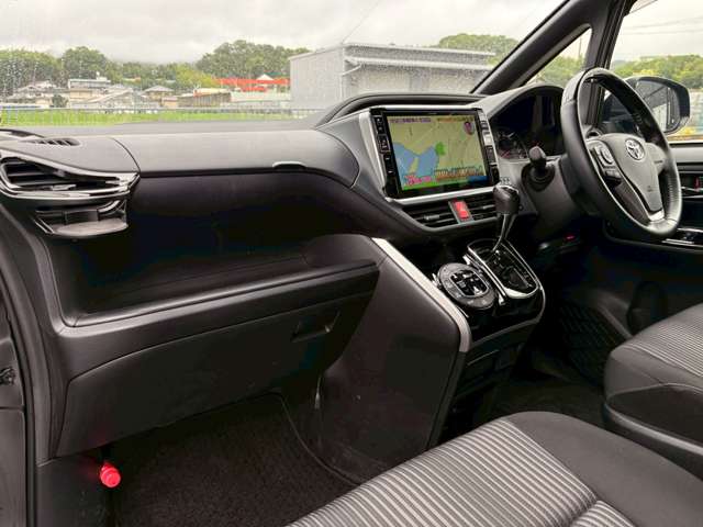 トヨタ ヴォクシー ２．０ ＺＳ 煌ＩＩ R2年 (近畿) 99
