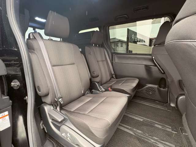 トヨタ ヴォクシー ２．０ ＺＳ 煌ＩＩ R2年 (近畿) 99