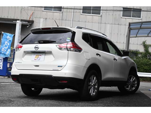 日産 エクストレイル ２．０ ２０ＸＴ エマージェンシーブレーキパッケージ ３列車 ４ＷＤ H28年 (近畿) 99