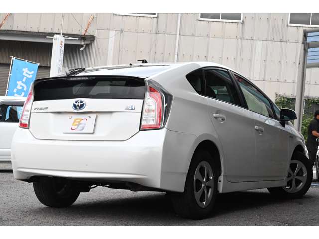 トヨタ プリウス １．８ Ｓ H25年 (近畿) 99