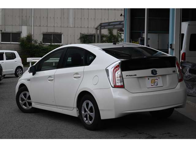 トヨタ プリウス １．８ Ｓ H25年 (近畿) 99