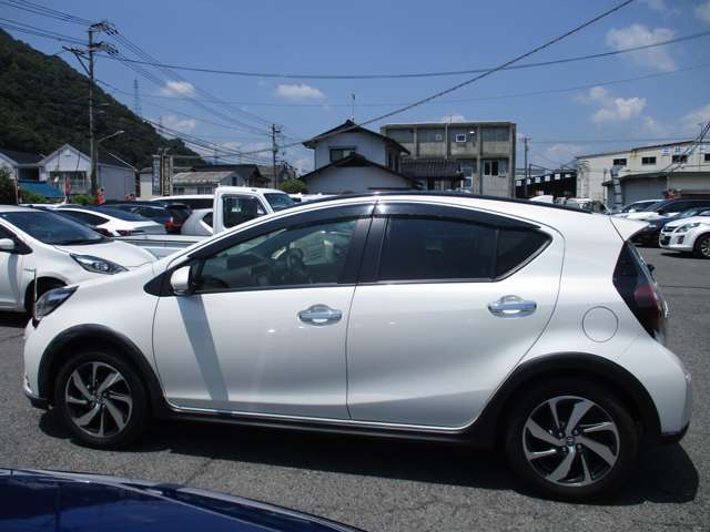 トヨタ アクア １．５ クロスオーバー グラム R2年 (中国) 99