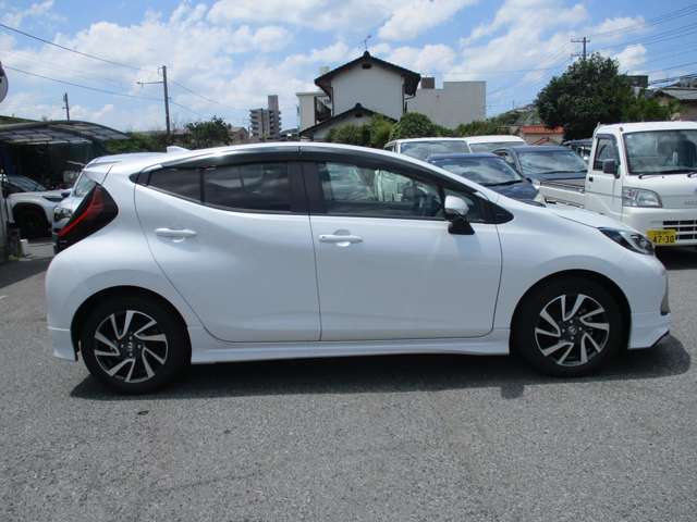 トヨタ アクア １．５ Ｚ R5年 (中国) 99