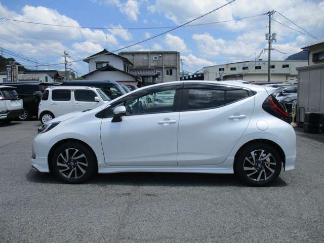 トヨタ アクア １．５ Ｚ R5年 (中国) 99