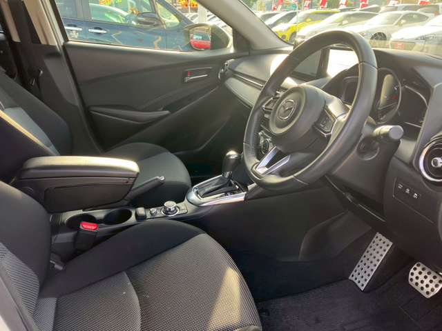マツダ デミオ １．５ ＸＤ ディーゼルターボ ４ＷＤ H29年 (中国) 99
