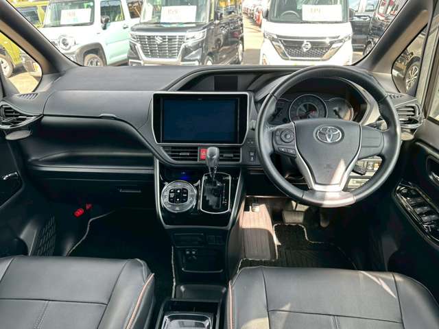 トヨタ ヴォクシー ２．０ ＺＳ 煌ＩＩ R1年 (中国) 99